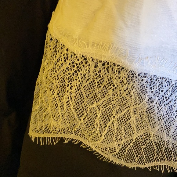 Wilfred white cropped tee with lace bottom - Picture 2 of 4